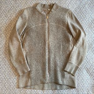 Lululemon Stand Out Sherpa Jacket
Heathered Core Light Grey / Silver Drop Size 6